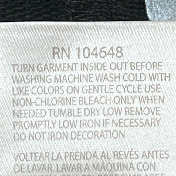 NHL Chicago Blackhawks Hoodie Pullover Lace Up Red Black - Picture 7 of 9